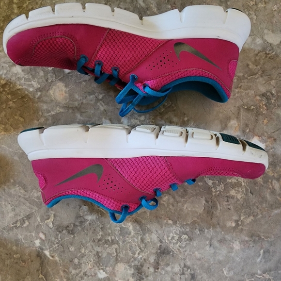 Nike Womens Flex Experience Rn Size 9 pink and blue - Picture 9 of 9